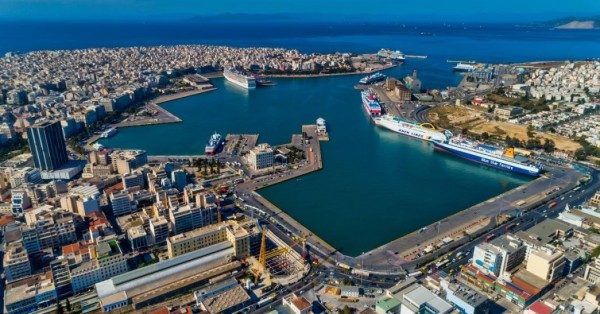 Εταιρίες από τα Εμιράτα ψάχνουν γραφεία στον Πειραιά