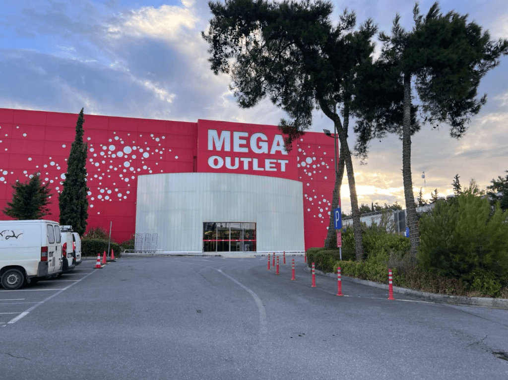 MEGA OUTLET 3
