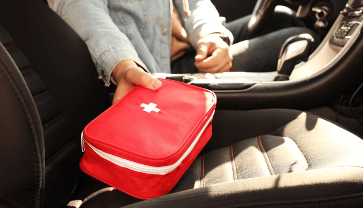 Φαρμακείο αυτοκινήτου: Τι πρέπει να περιλαμβάνει