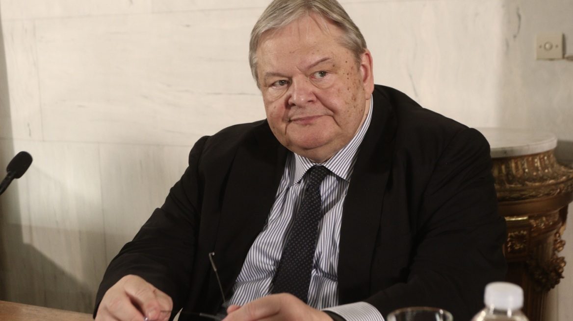 Βενιζέλος: «Απολύτως υποχρεωτική» η ανανέωση της θητείας των τριών ευρωπαίων εισαγγελέων