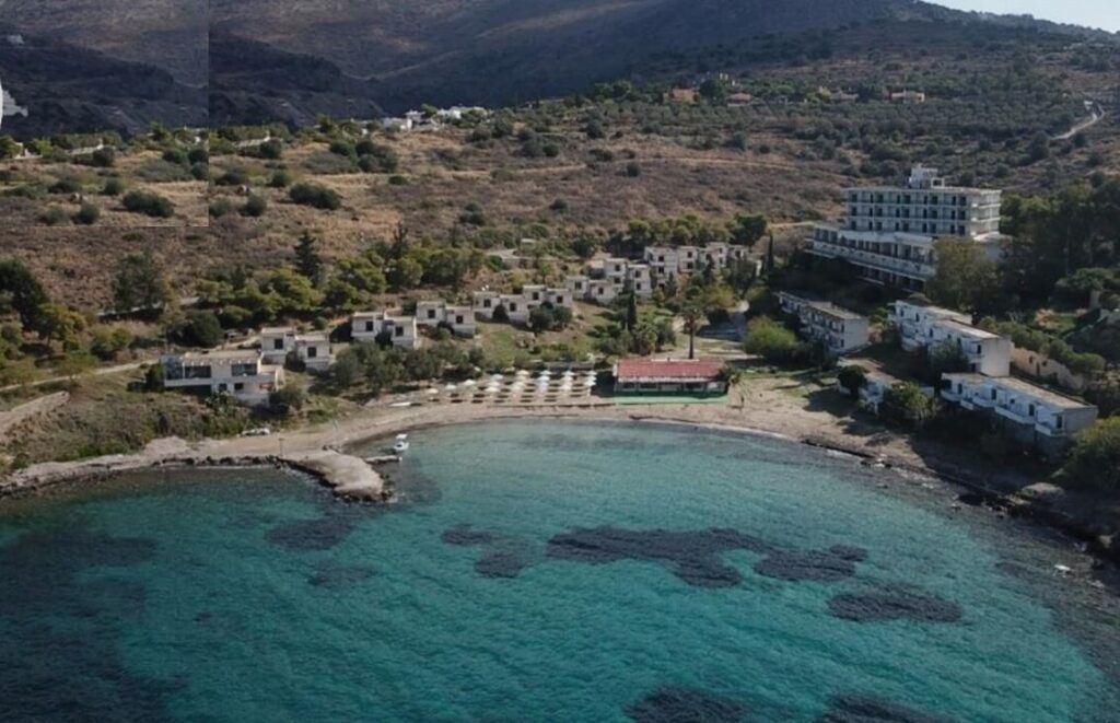 Aegina Maris: Το ξενοδοχείο-«φάντασμα» βγαίνει στο σφυρί με βάση δάνεια του…1970!