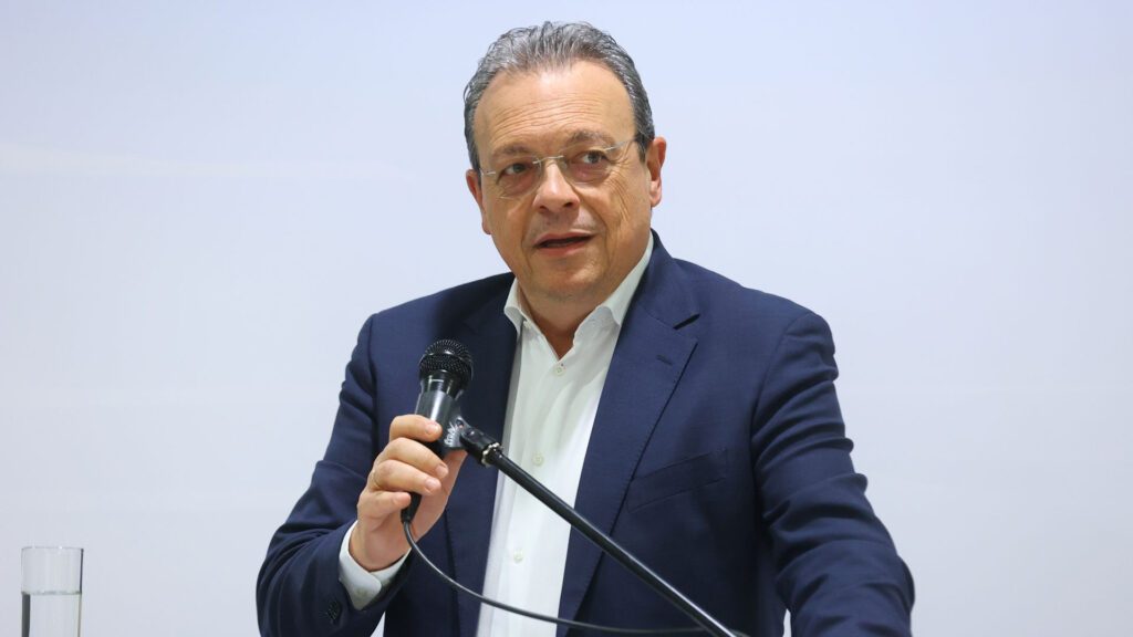 Ποιος πολιτικός κυριαρχεί στα social media; 1 famelos