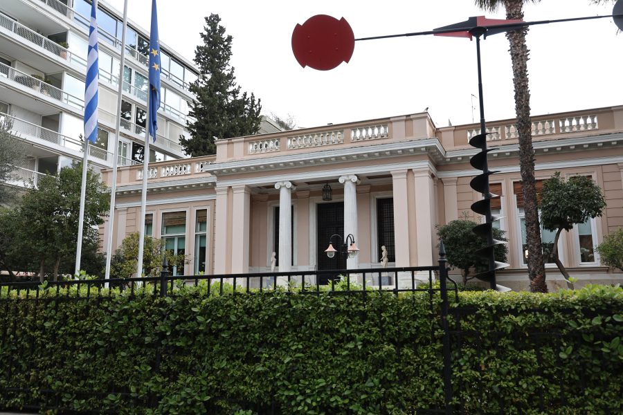 Σε δικαστικό σπιράλ το Μαξίμου, αντιμέτωπο με καθετοποιημένη διαφθορά