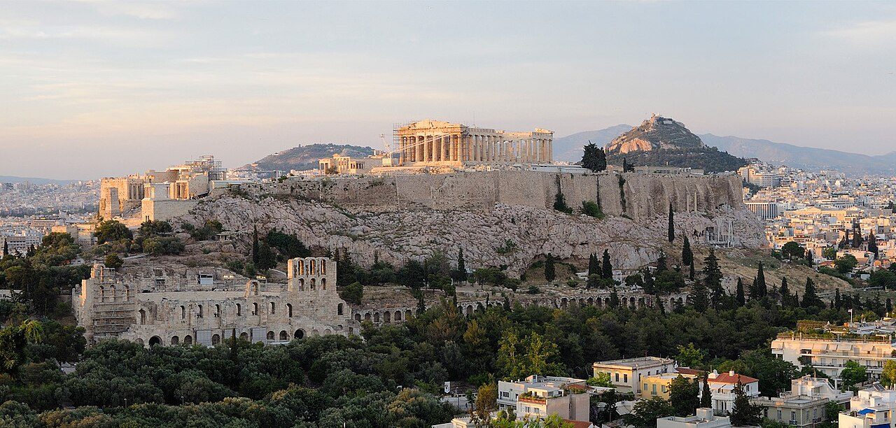 Στο σφυρί βγάζουν και τον Παρθενώνα