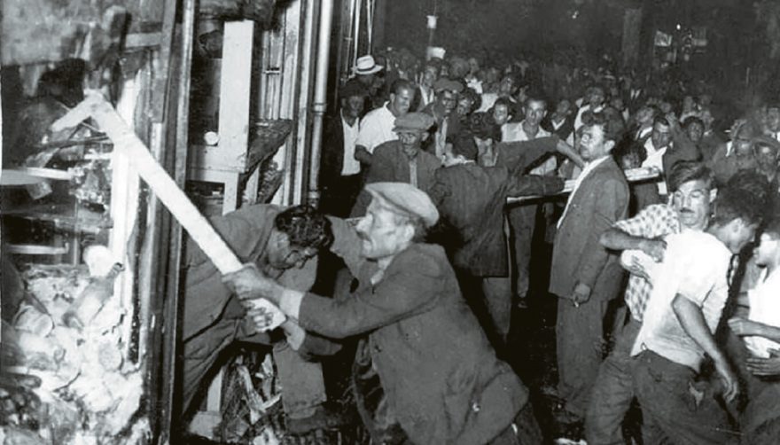 «Σεπτεμβριανά»: Το τουρκικό πογκρόμ που έδιωξε τους Έλληνες από την Κωνσταντινούπολη 2 «Σεπτεμβριανά»: Το τουρκικό πογκρόμ που έδιωξε τους Έλληνες από την Κωνσταντινούπολη