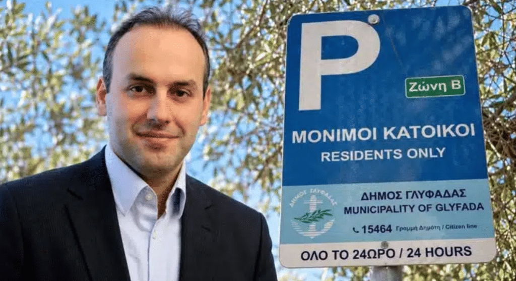 Σε άλλους «νοικιάστηκαν» οι θέσεις στάθμευσης στη Γλυφάδα